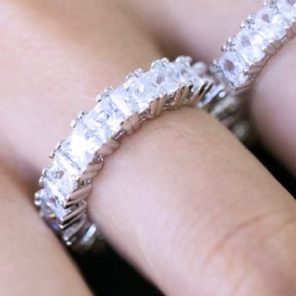 14k White Gold Plated Cubic Zirconia Ring - Picture 2 of 3